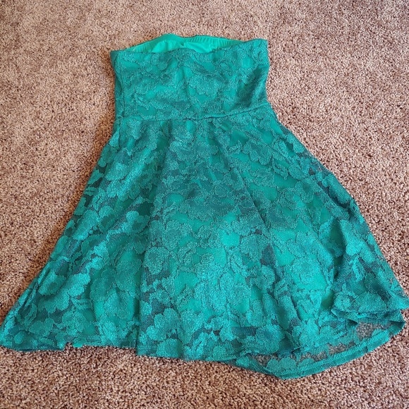 Love reign gently worn strapless lace overlay dres - Picture 5 of 5